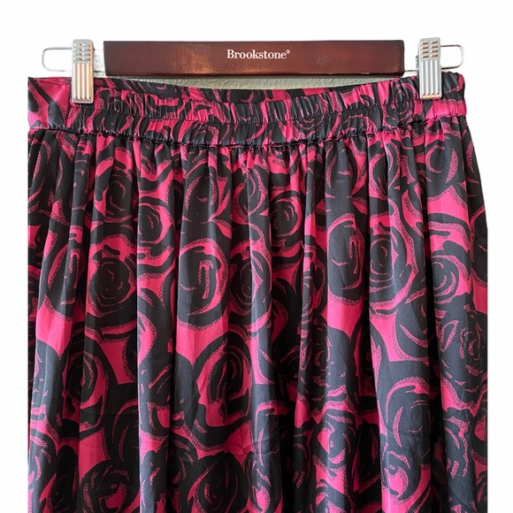 VENUS Floral Rose Maxi Skirt - Picture 4 of 9